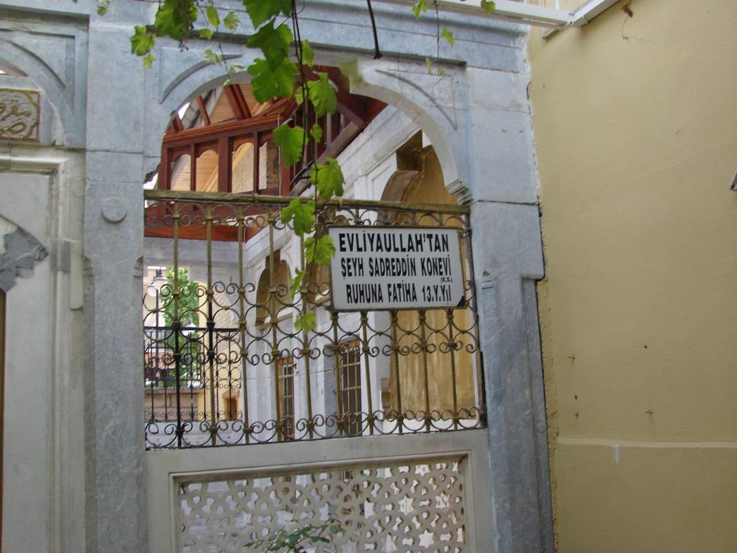 Mevlana’nın vasiyetini yerine getirmeyen isim kim? 9